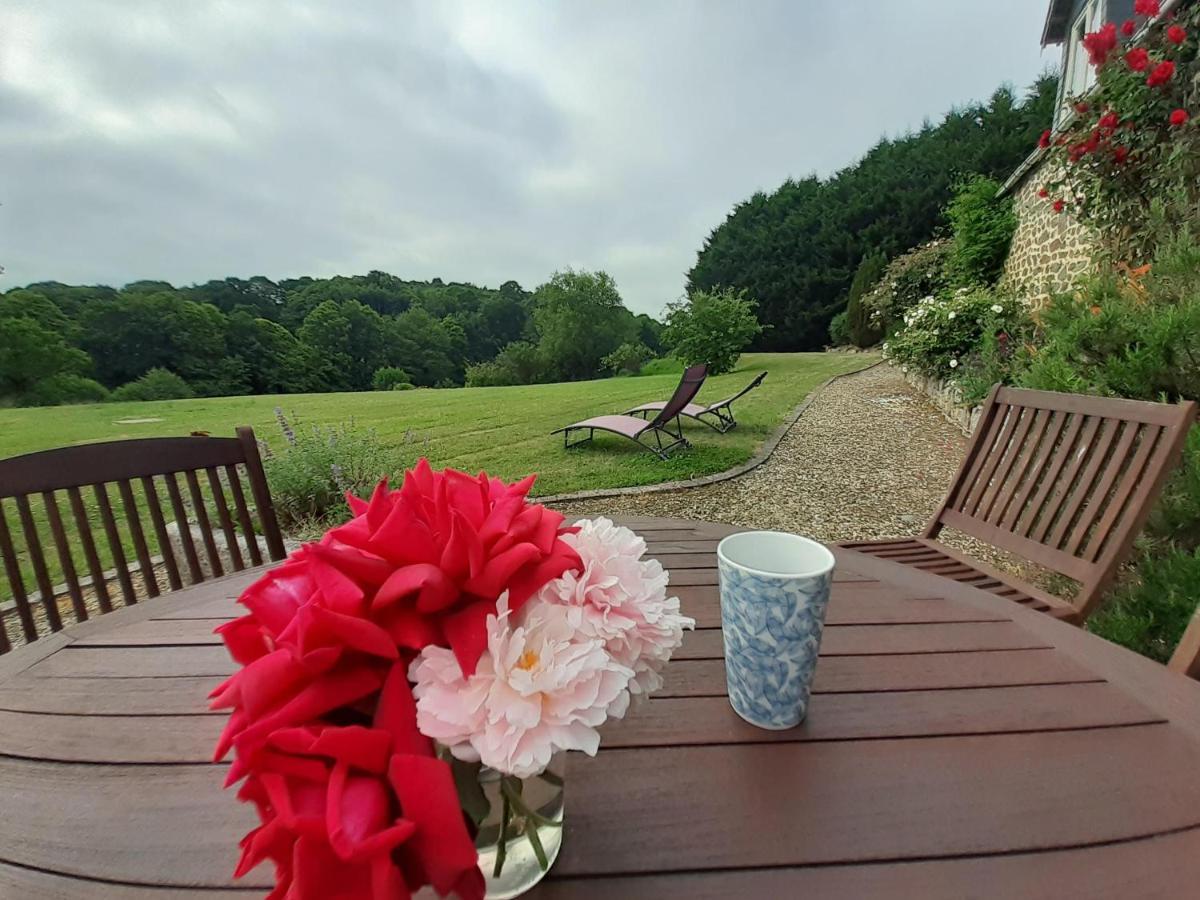 Bed and Breakfast Les Touches Saint-Georges-de-Reintembault Zewnętrze zdjęcie